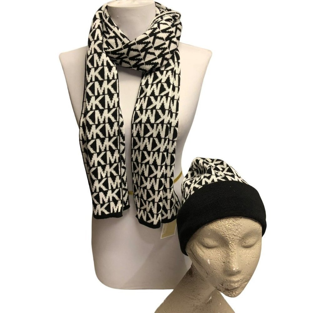 MICHAEL KORS SIGNATURE‎ SETS OF SCARF AND BEANIE HAT NEW IN BOX